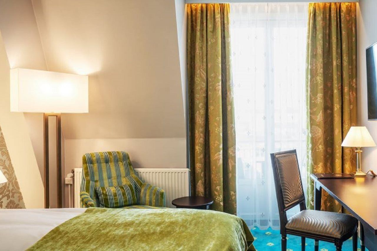 אוסלו Hotel Bristol מראה חיצוני תמונה A room at the hotel